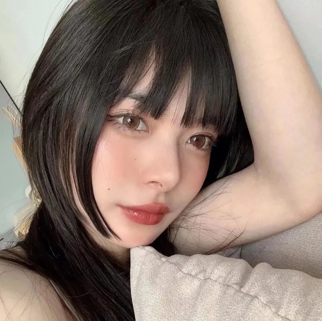 公园里的女孩
